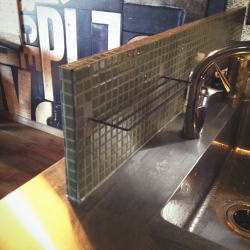 ���R�f�ނ̵��ް���݁E���ް�Ƌ�@�O�d���鎭�s�yCalmfurniture �ߓ��Ƌ�z�߲ݍނ̉����L�b�`��